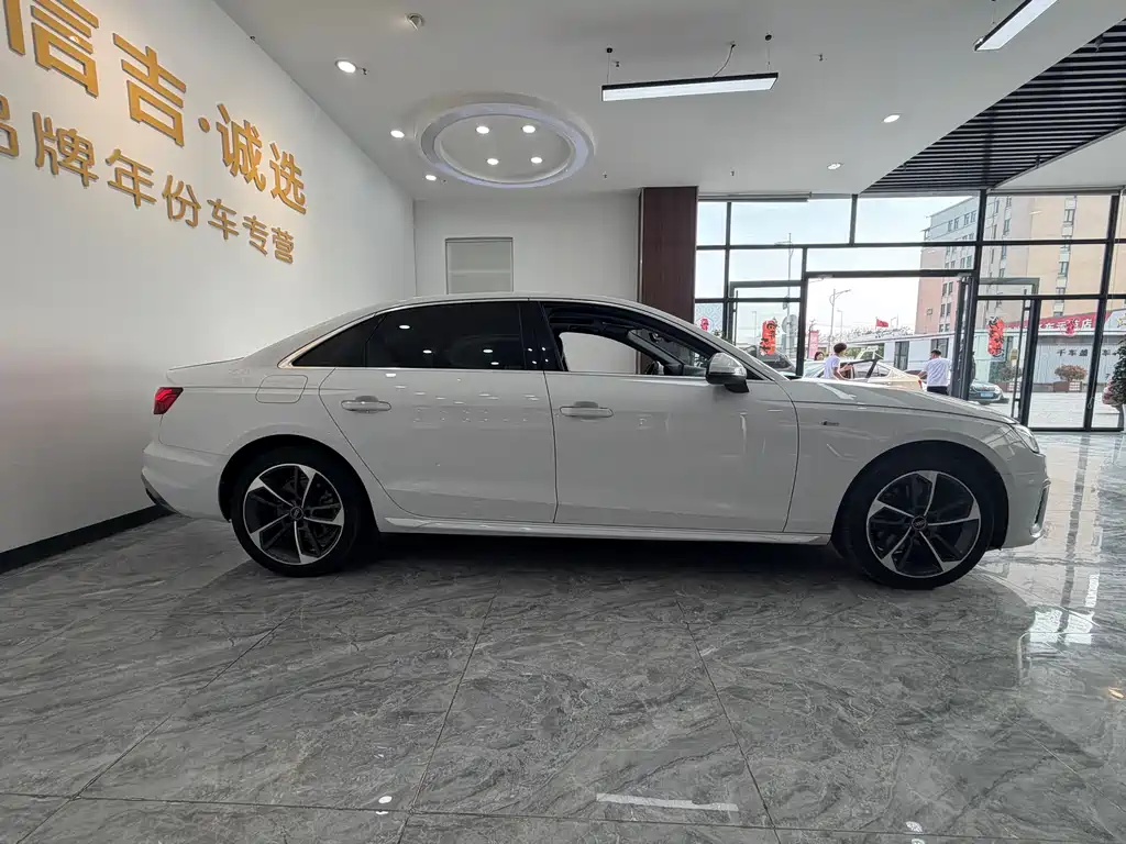 Audi A4L 2022 40 TFSI Fashionable and Dynamic купить на сайте DeffCars