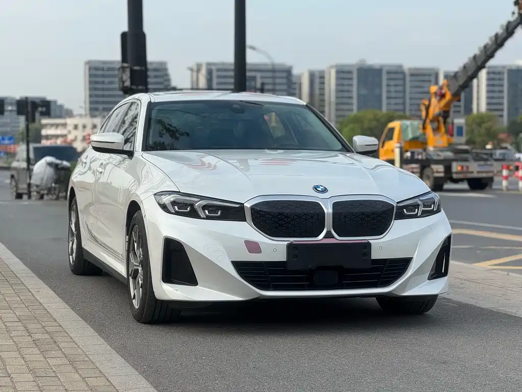 BMW i3 2025 eDrive 35 L купить на сайте DeffCars