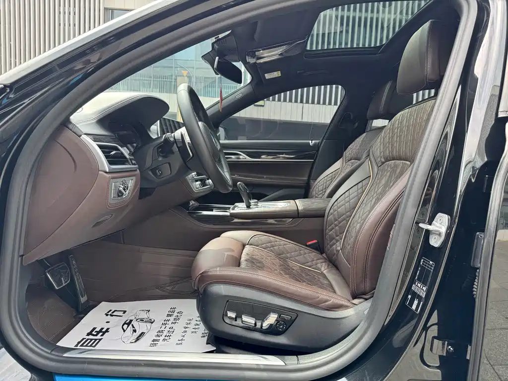 BMW 7 Series 2019 740Li Leading M Sports Package купить на сайте DeffCars