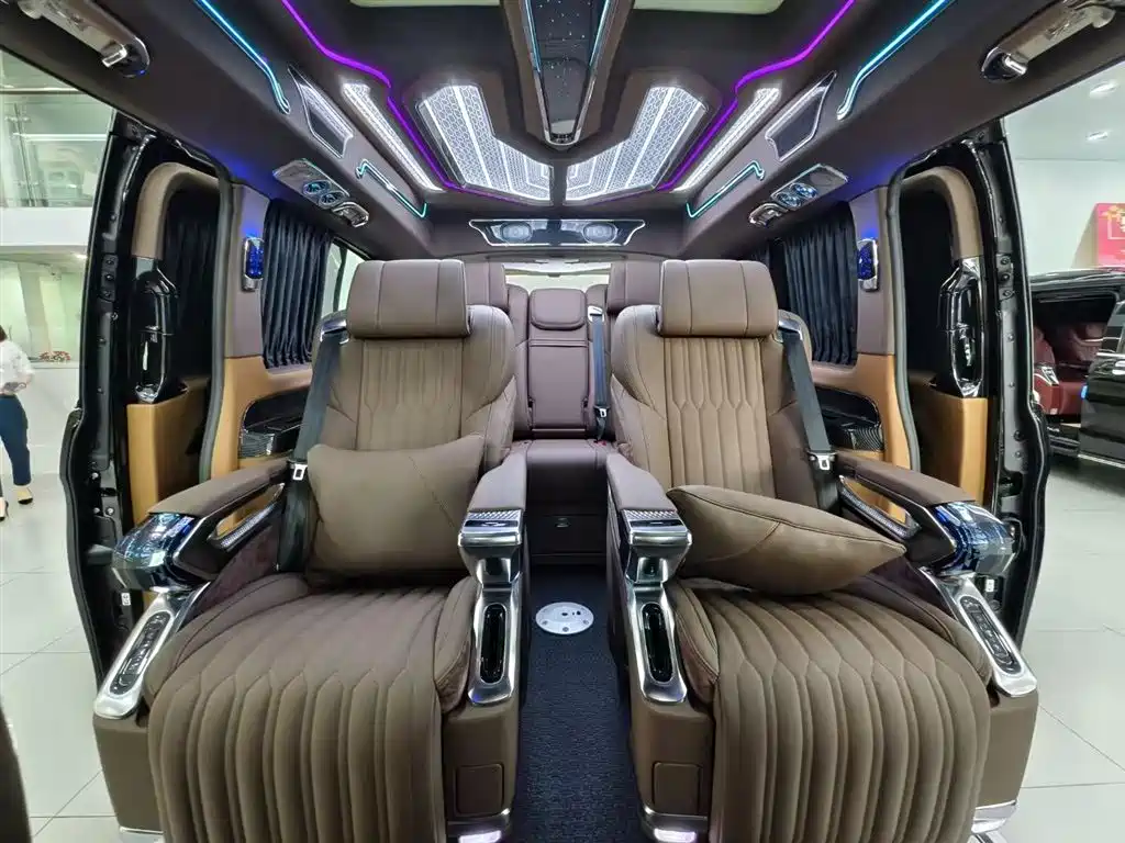 Vito 2024 2.0T Business Edition 7 seats купить на сайте DeffCars