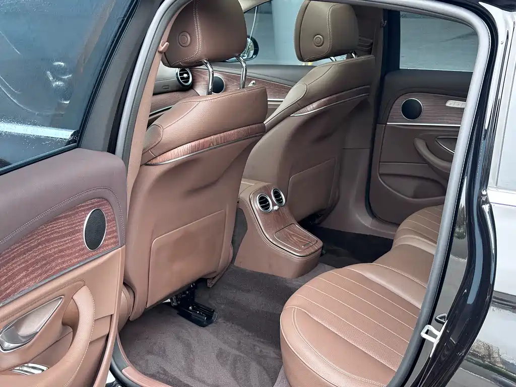 Mercedes-Benz E-Class 2023 E 260 L купить на сайте DeffCars