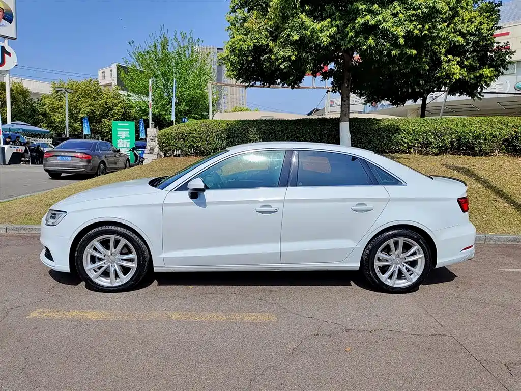 Audi A3 2017 Limousine 35 TFSI Enterprising купить на сайте DeffCars