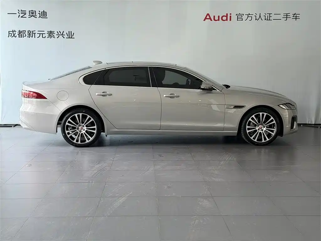 Jaguar XFL 2025 2.0T P250 two-wheel drive exclusive luxury version купить на сайте DeffCars