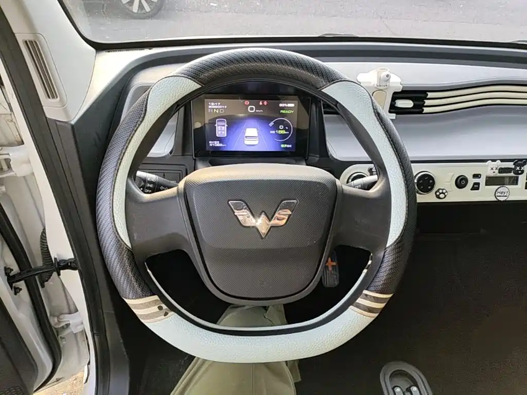 Hongguang MINIEV 2022 Yuexiang model lithium iron phosphate купить на сайте DeffCars