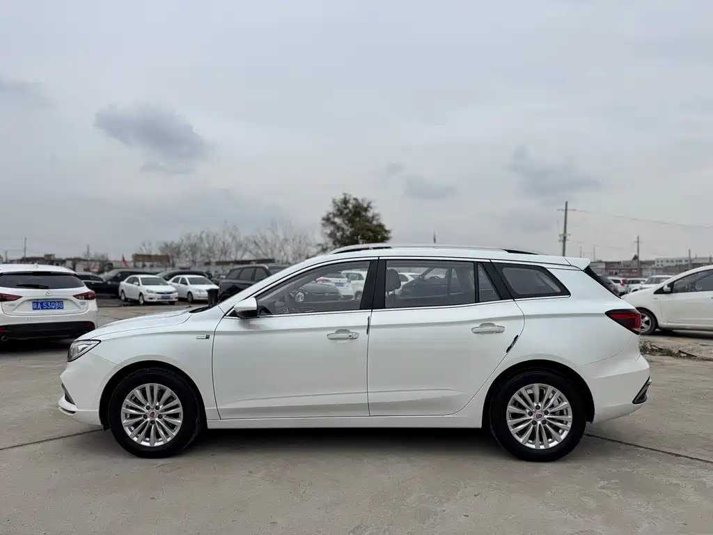 Roewe Ei5 2018 Internet Deluxe Edition купить на сайте DeffCars