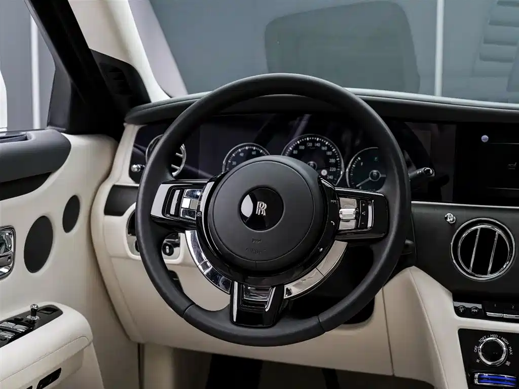 Ghost 2021 6.7T long wheelbase version купить на сайте DeffCars