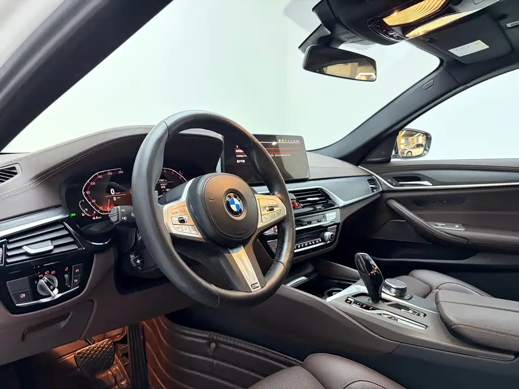 BMW 5 Series 2023 530Li Exclusive M Sports Package купить на сайте DeffCars