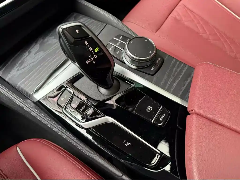 BMW 5 Series 2023 facelift 530Li leading M sports package купить на сайте DeffCars