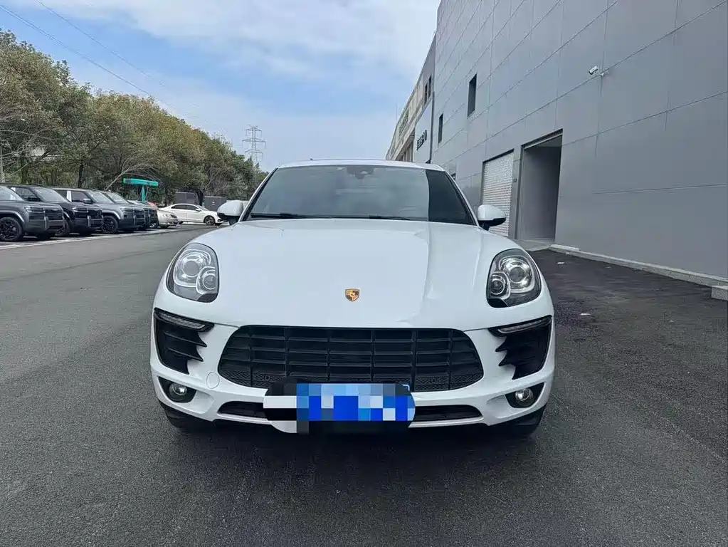 Macan 2017 Macan 2.0T купить на сайте DeffCars
