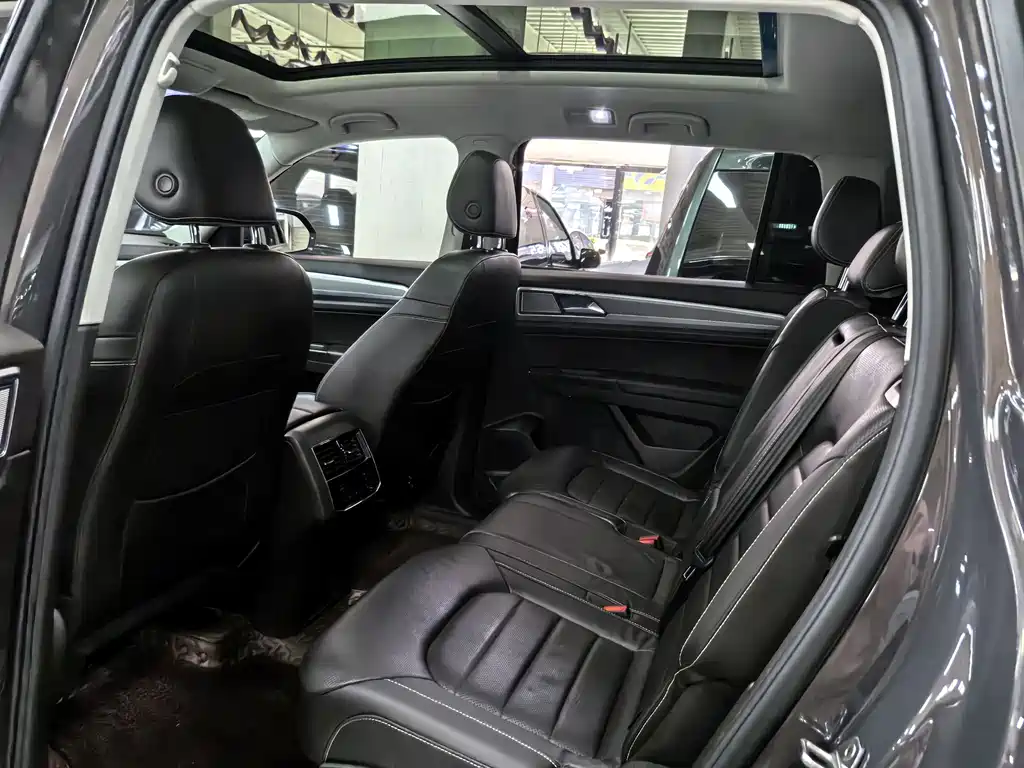Touron 2019 380TSI four-wheel drive luxury version National VI купить на сайте DeffCars