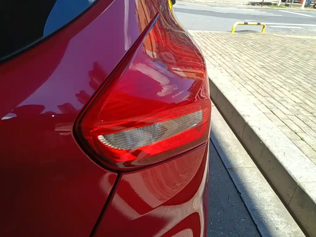 Focus 2015 hatchback 1.6L automatic fashion model купить на сайте DeffCars