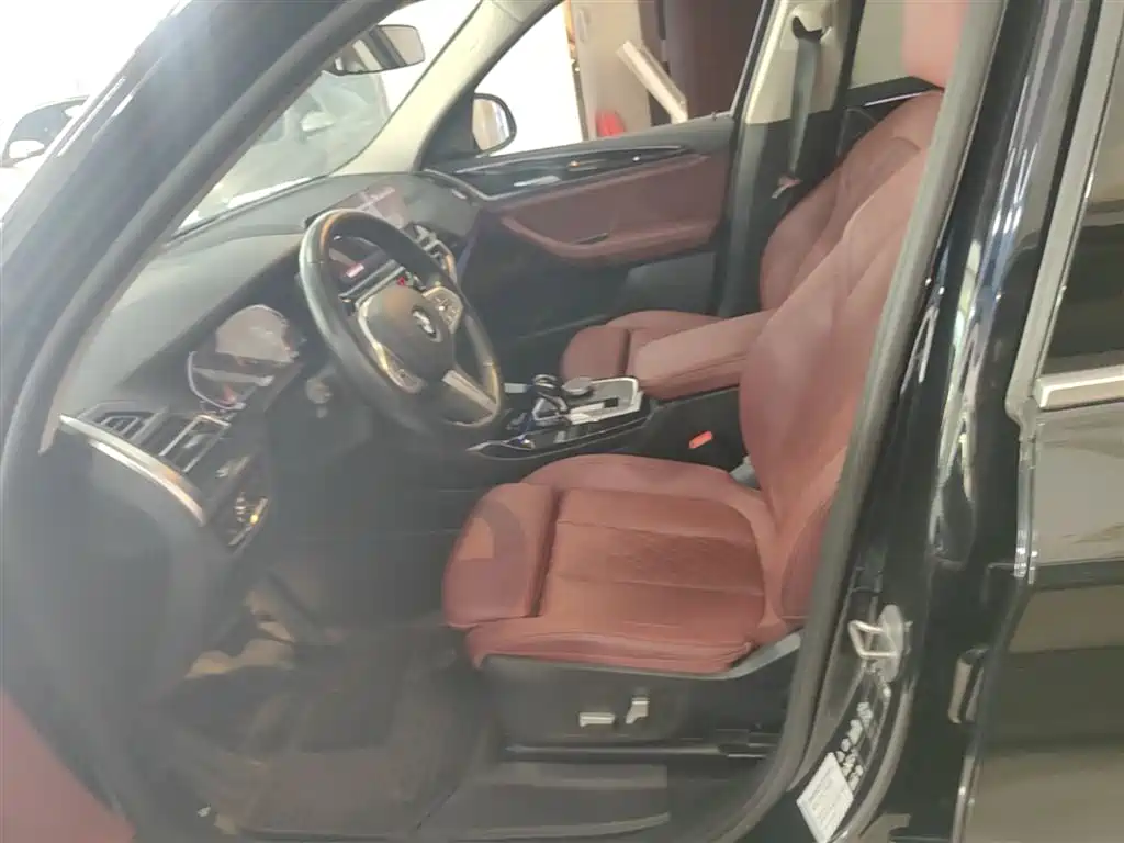 BMW X3 2022 facelift xDrive25i M sports package купить на сайте DeffCars