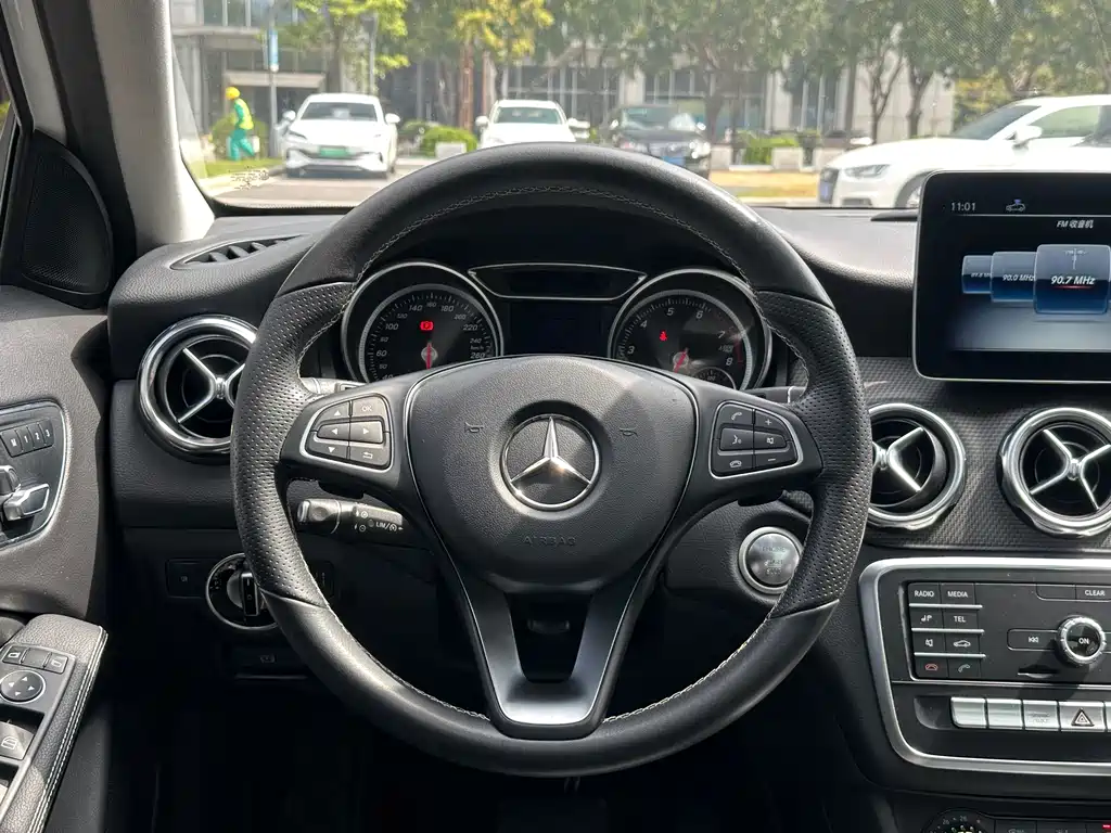 Mercedes-Benz GLA 2019 GLA 200 Dynamic купить на сайте DeffCars