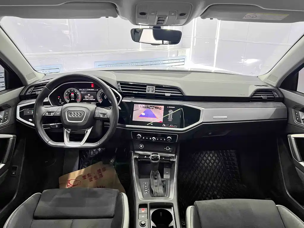 Audi Q3 2022 35 TFSI Fashionable and Dynamic купить на сайте DeffCars