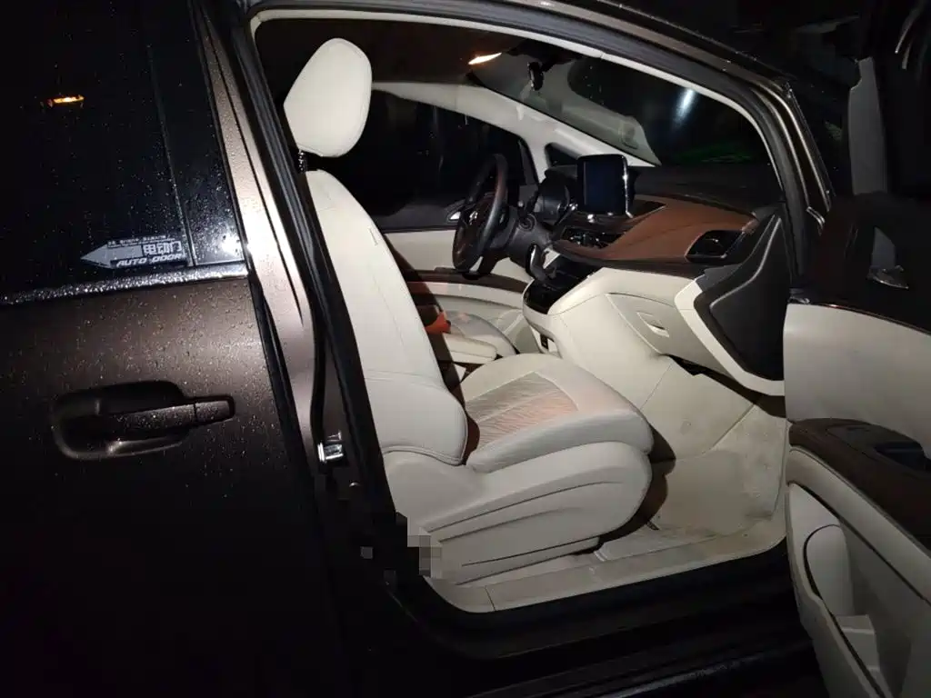 Buick GL8 2023 Land Business Class Comfort Type купить на сайте DeffCars