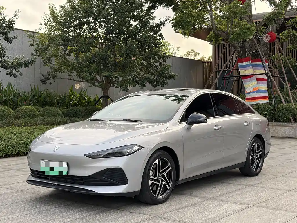 Roewe D7 2023 DMH 125km beyond version купить на сайте DeffCars