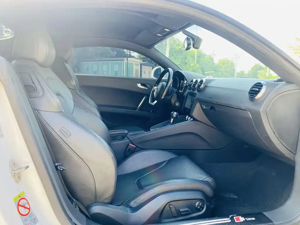 Audi TT 2011 TT Coupe 2.0TFSI купить на сайте DeffCars