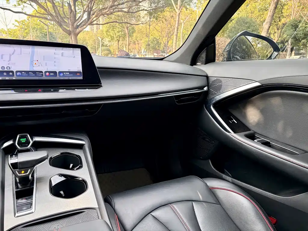 MG7 2023 2.0T automatic Trophy+ engine version купить на сайте DeffCars