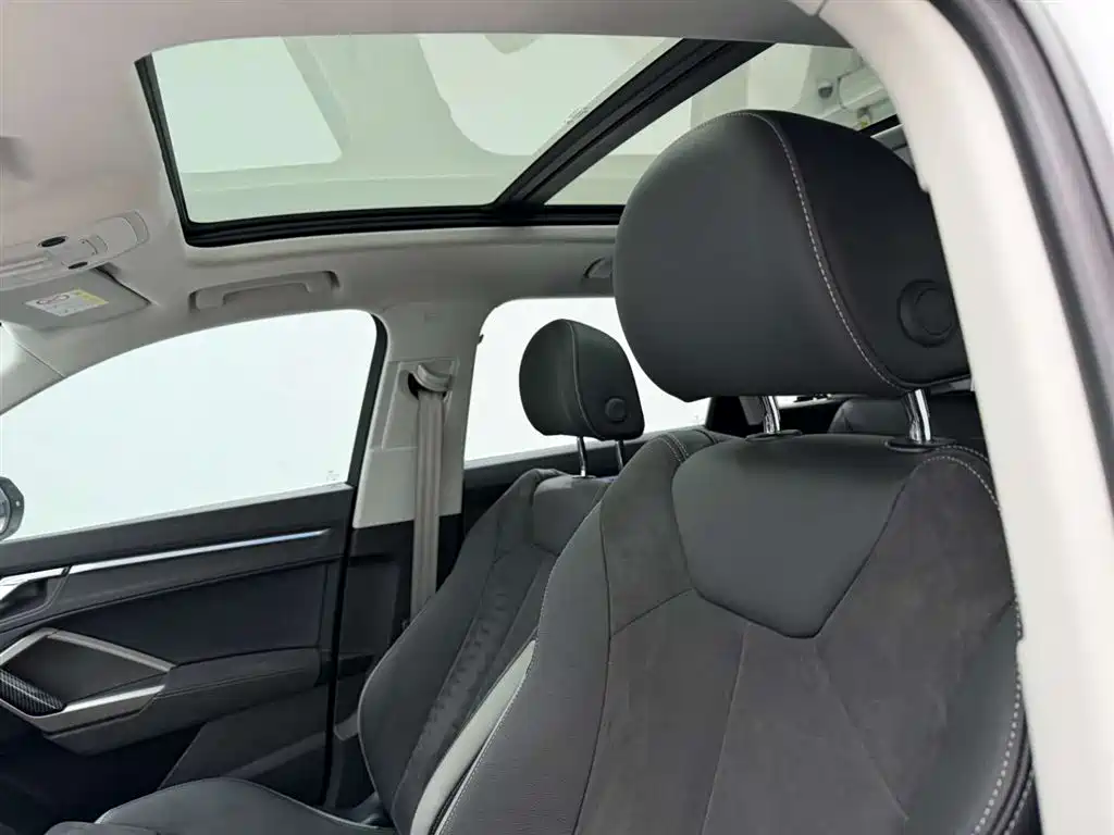 Audi Q3 2022 40 TFSI Fashionable and Dynamic купить на сайте DeffCars