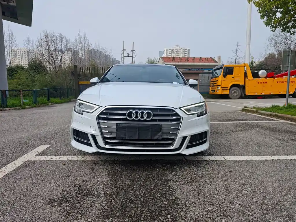 Audi A3 2020 Limousine 35 TFSI Fashion Type National V купить на сайте DeffCars