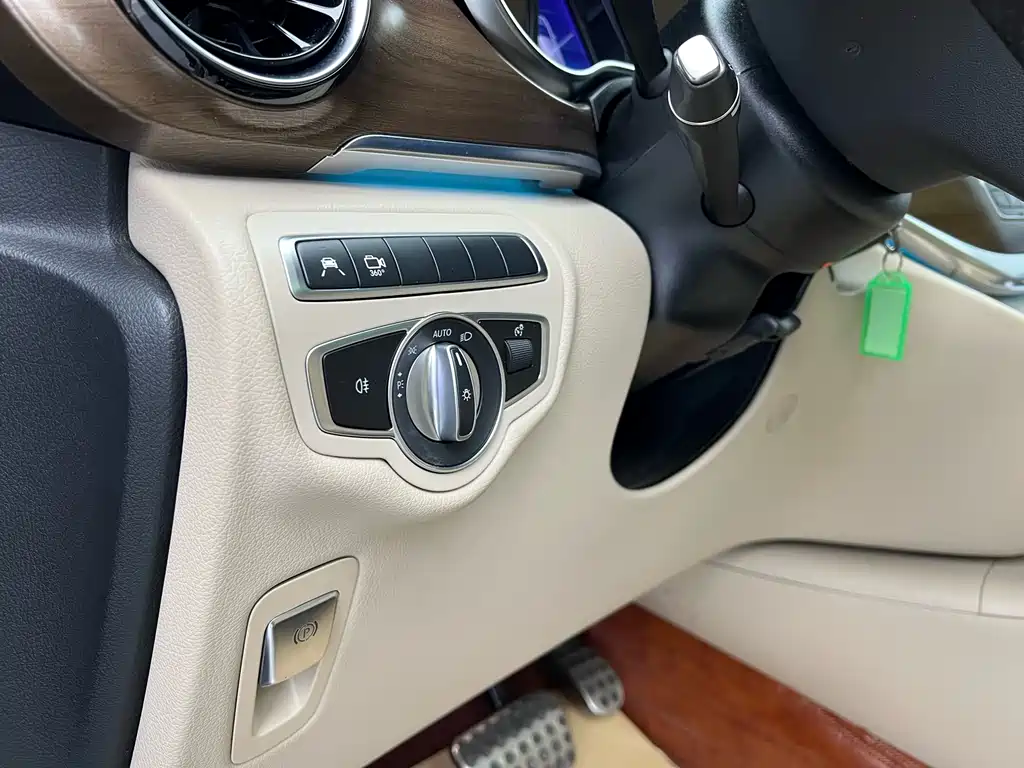 Mercedes-Benz V-Class 2021 V 260 L Long Wheelbase Luxury Edition купить на сайте DeffCars