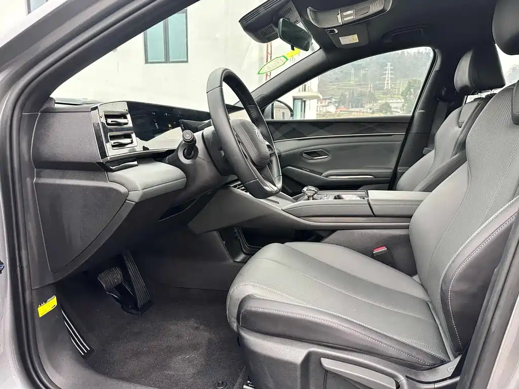 Qin L 2024 DM-i 80km Leading купить на сайте DeffCars