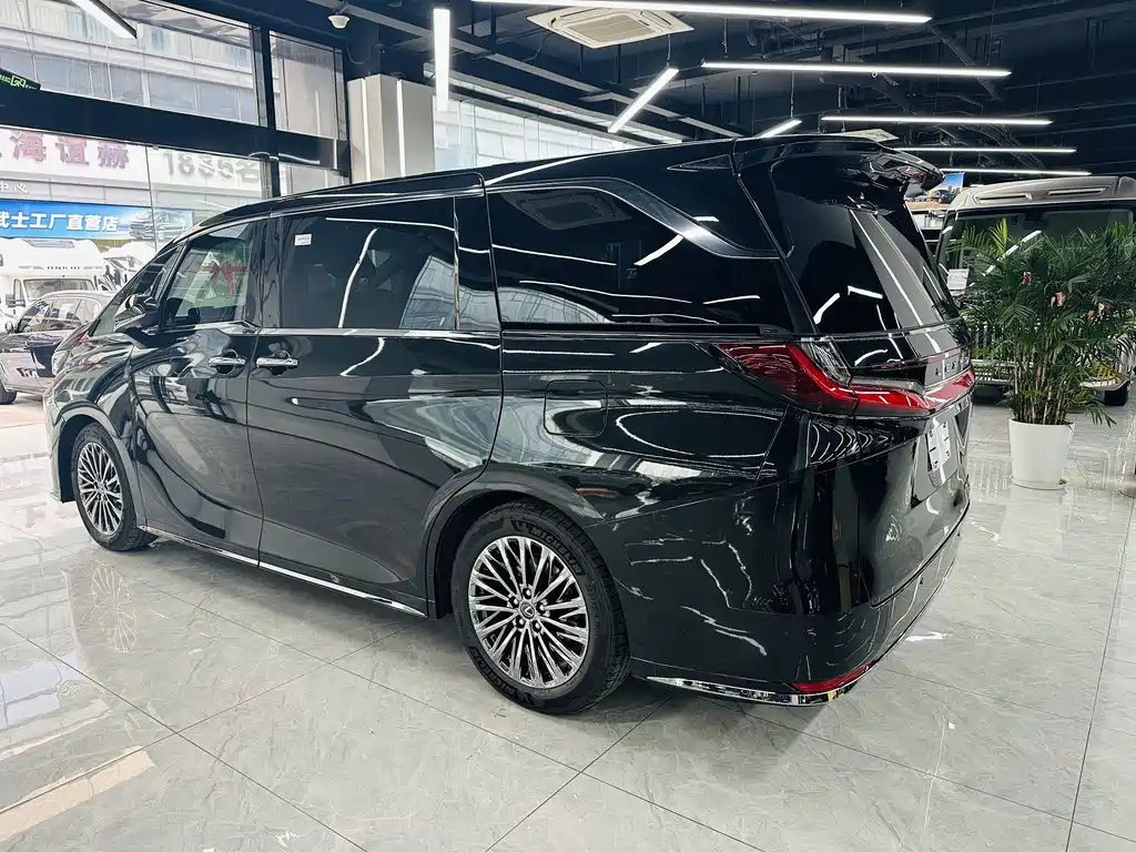 Lexus LM 2025 350h seven-seat elegant version купить на сайте DeffCars
