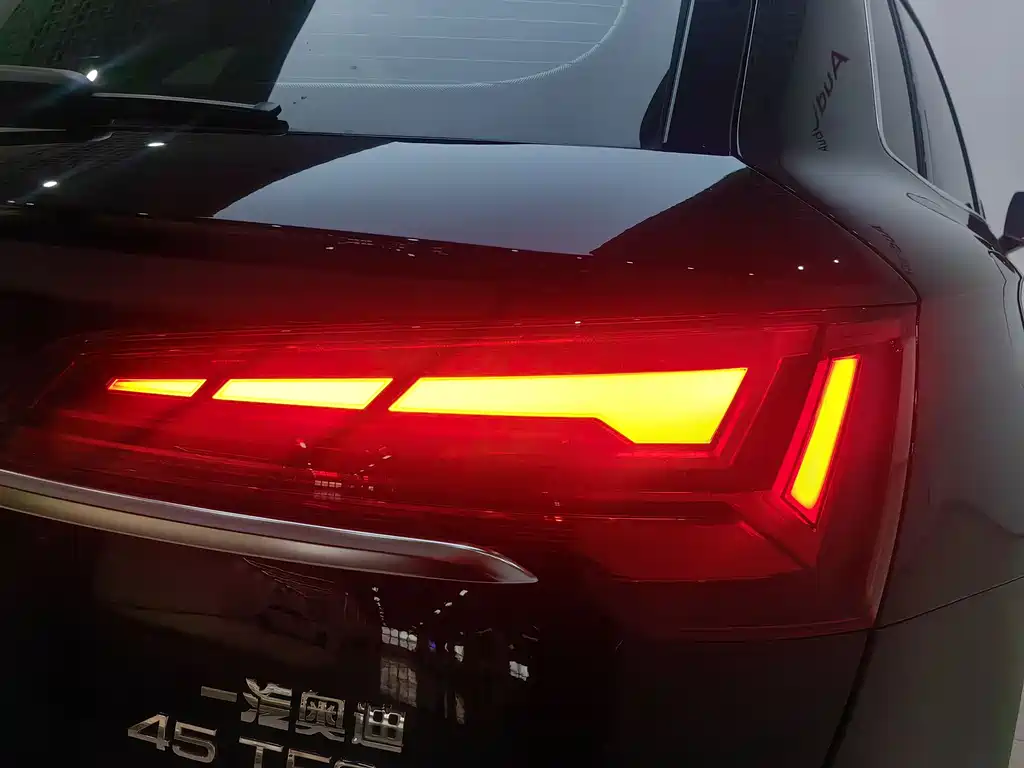 Audi Q5L 2022 45T luxury and dynamic model купить на сайте DeffCars