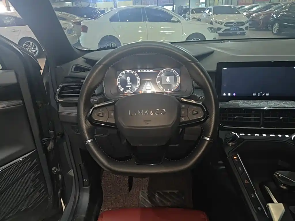 Lynk & Co 06 2021 1.5T Shero Pink Special Edition купить на сайте DeffCars