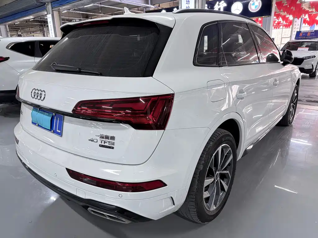 Audi Q5L 2025 40 TFSI Fashionable and Dynamic купить на сайте DeffCars