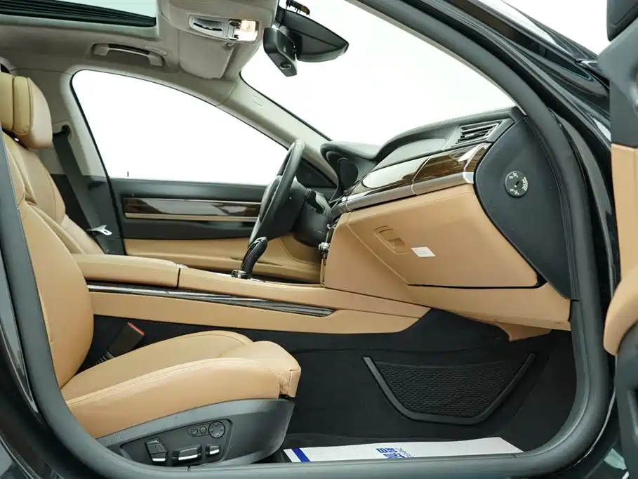 BMW 7 Series 2010 760Li купить на сайте DeffCars