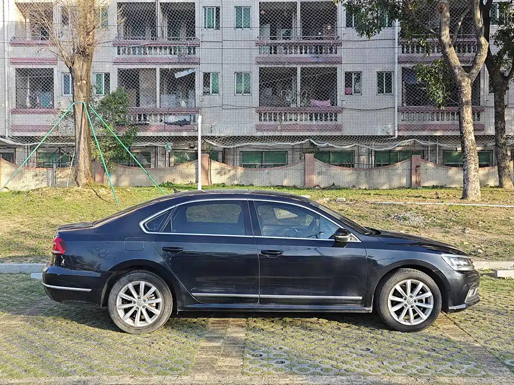 Passat 2017 280TSI DSG Premium Edition купить на сайте DeffCars