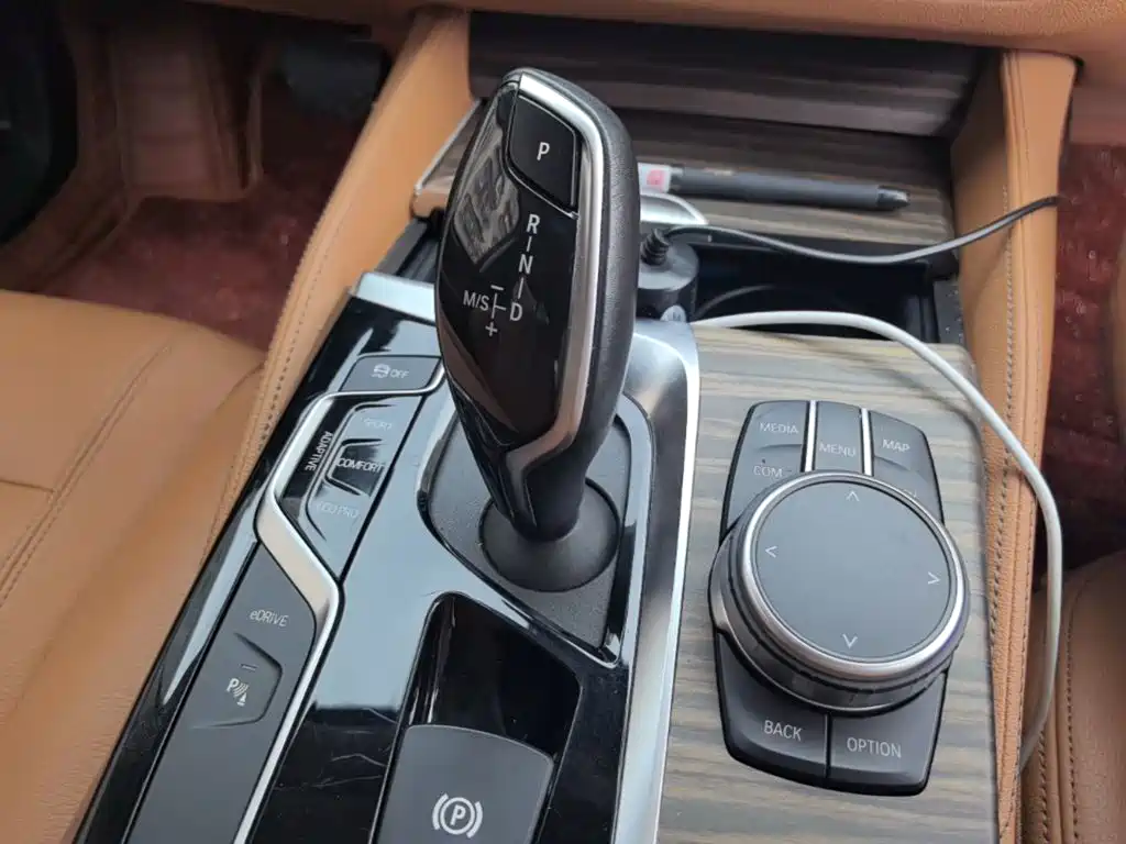 BMW 5 Series New Energy 2019 Model 530Le Luxury Package купить на сайте DeffCars