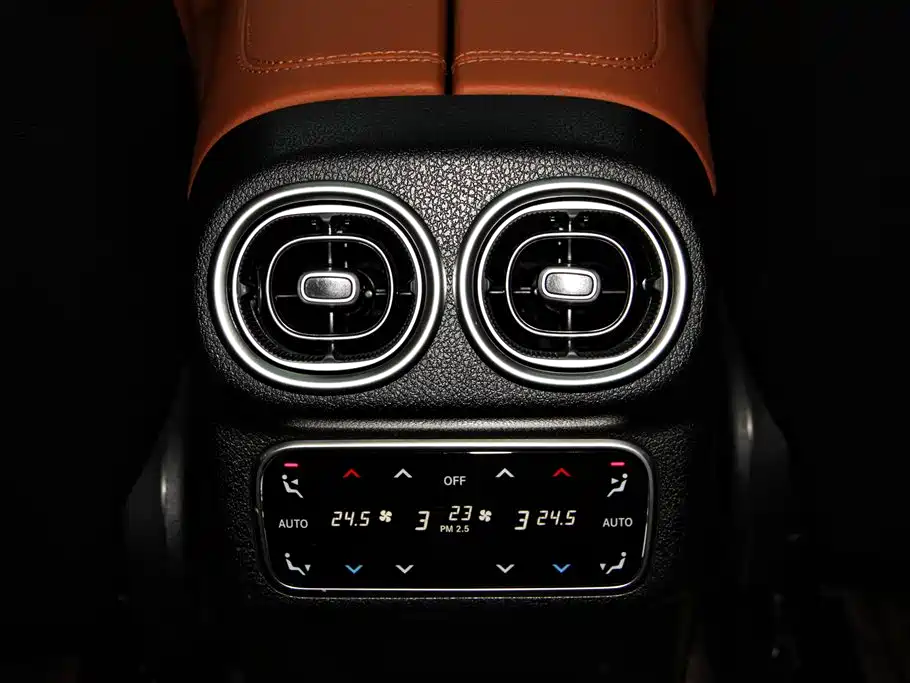 Mercedes-Benz GLC 2024 GLC 260 L 4MATIC luxury model 5 seats купить на сайте DeffCars