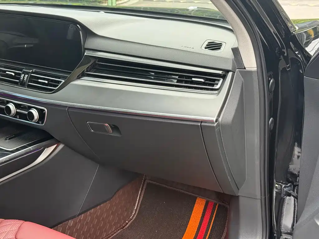 Hongqi HS5 2023 2.0T Qixiang Pro version купить на сайте DeffCars