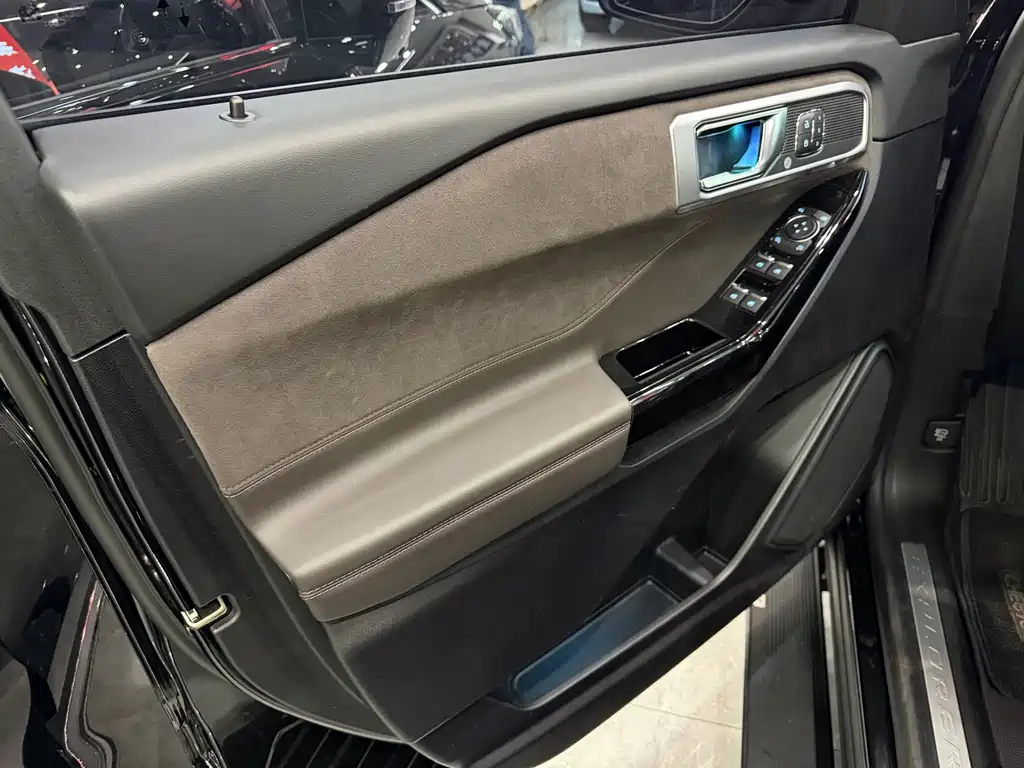 Explorer 2024 2.3T EcoBoost four-wheel drive titanium version 6 seats купить на сайте DeffCars