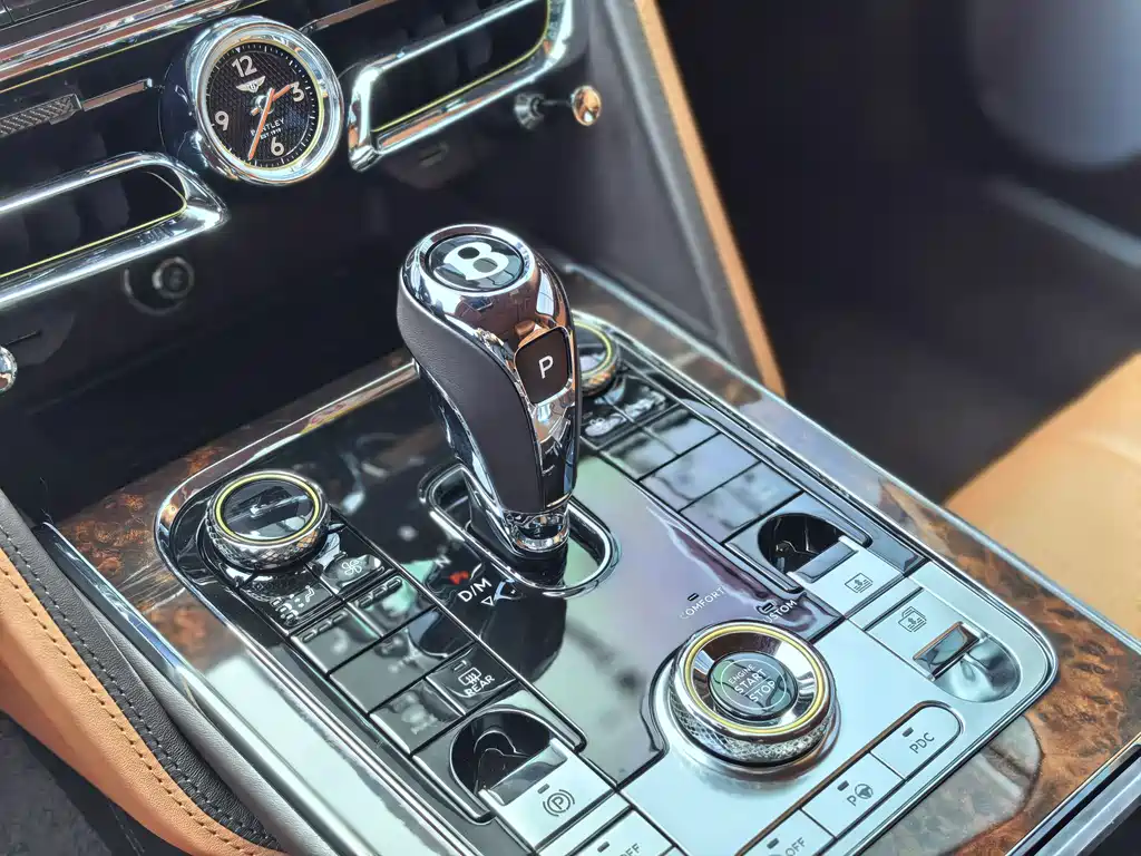 Flying Spur 2021 4.0T V8 Standard Edition купить на сайте DeffCars