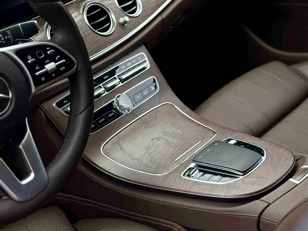 Mercedes-Benz E-Class 2019 E 200 L купить на сайте DeffCars