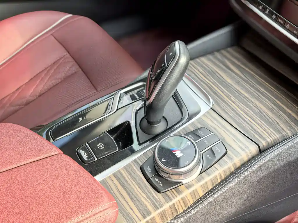 BMW 5 Series 2021 530Li Leading Luxury Package купить на сайте DeffCars