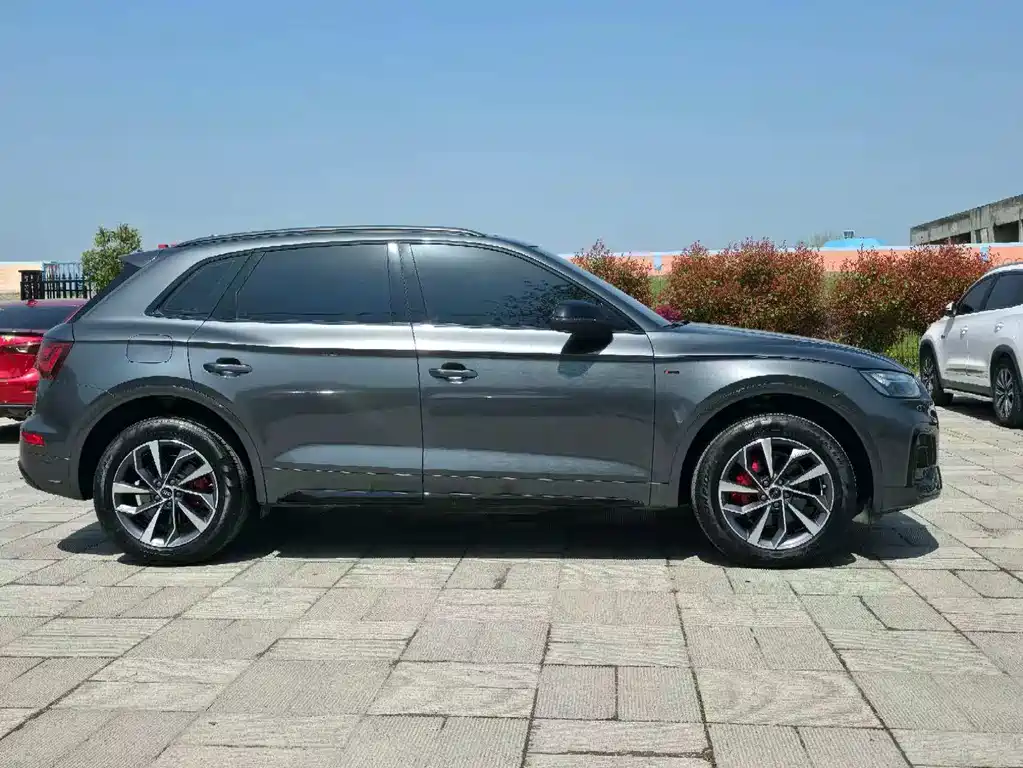 Audi Q5L 2024 40 TFSI luxury and dynamic model купить на сайте DeffCars