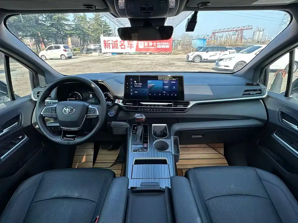 SIENNA 2023 2.5L Hybrid Premium Edition купить на сайте DeffCars