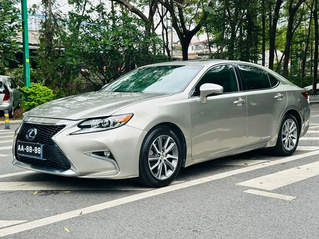 Lexus ES 2015 300h Comfort Edition купить на сайте DeffCars