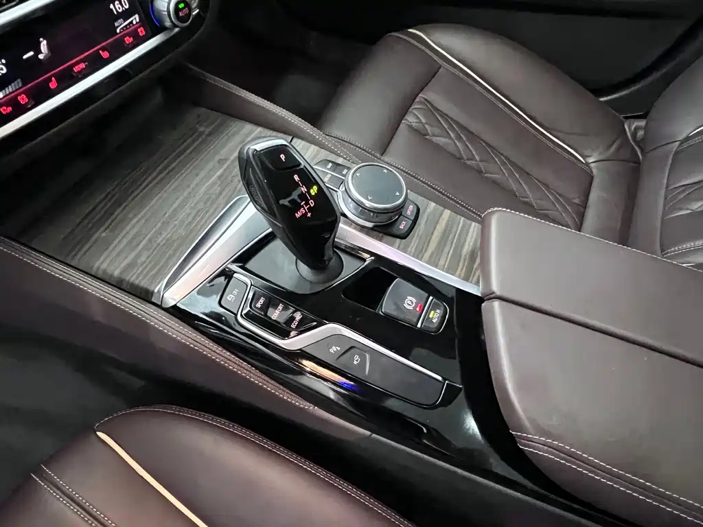 BMW 5 Series 2019 530Li Exclusive Luxury Package купить на сайте DeffCars