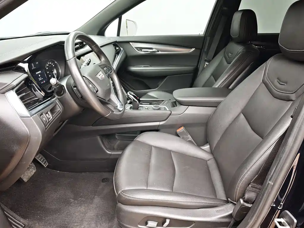 Cadillac XT6 2022 2.0T six-seat four-wheel drive stylish model купить на сайте DeffCars