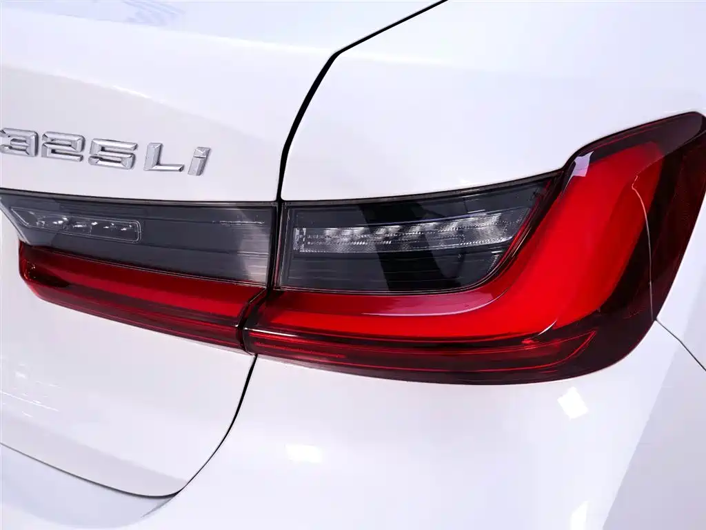 BMW 3 Series 2024 325Li M Sports Package купить на сайте DeffCars