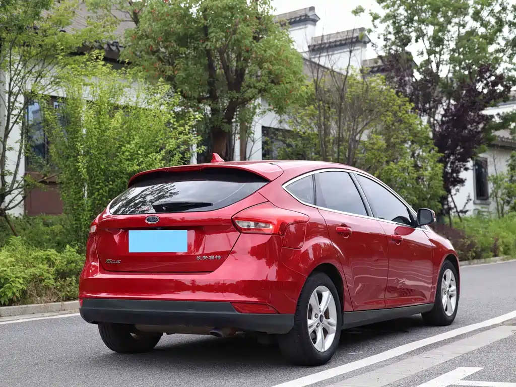 Focus 2018 Hatchback Classic 1.6L Automatic Comfort Smart Mobility Edition купить на сайте DeffCars