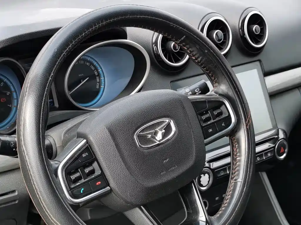 Kaiyi V3 2016 1.5L Manual Smart Link II Navigation Edition купить на сайте DeffCars