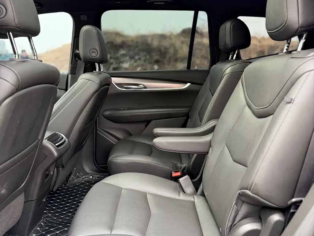 Cadillac XT6 2022 2.0T six-seat four-wheel drive stylish model купить на сайте DeffCars