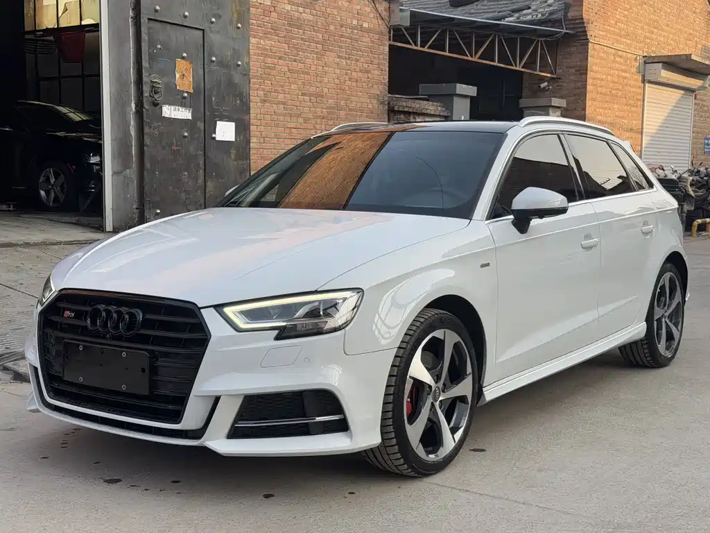 Audi A3 2019 Sportback 40 TFSI Sports National VI купить на сайте DeffCars