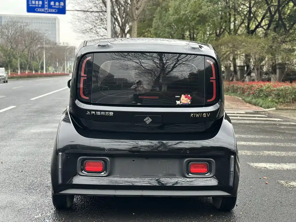 Baojun KiWi EV 2022 Artist’s Light Edition Lithium Iron Phosphate купить на сайте DeffCars